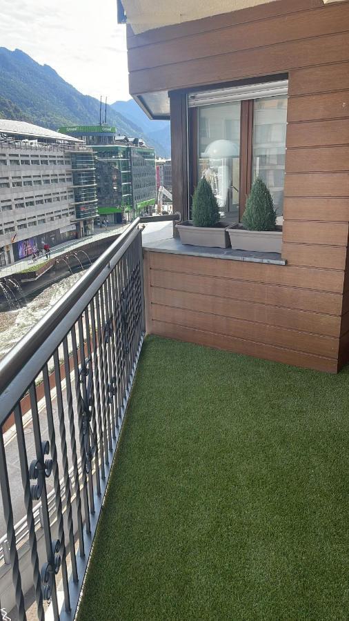 Апартаменты Apartamento En El Centro De Andorra La Vella Con Parking Экстерьер фото