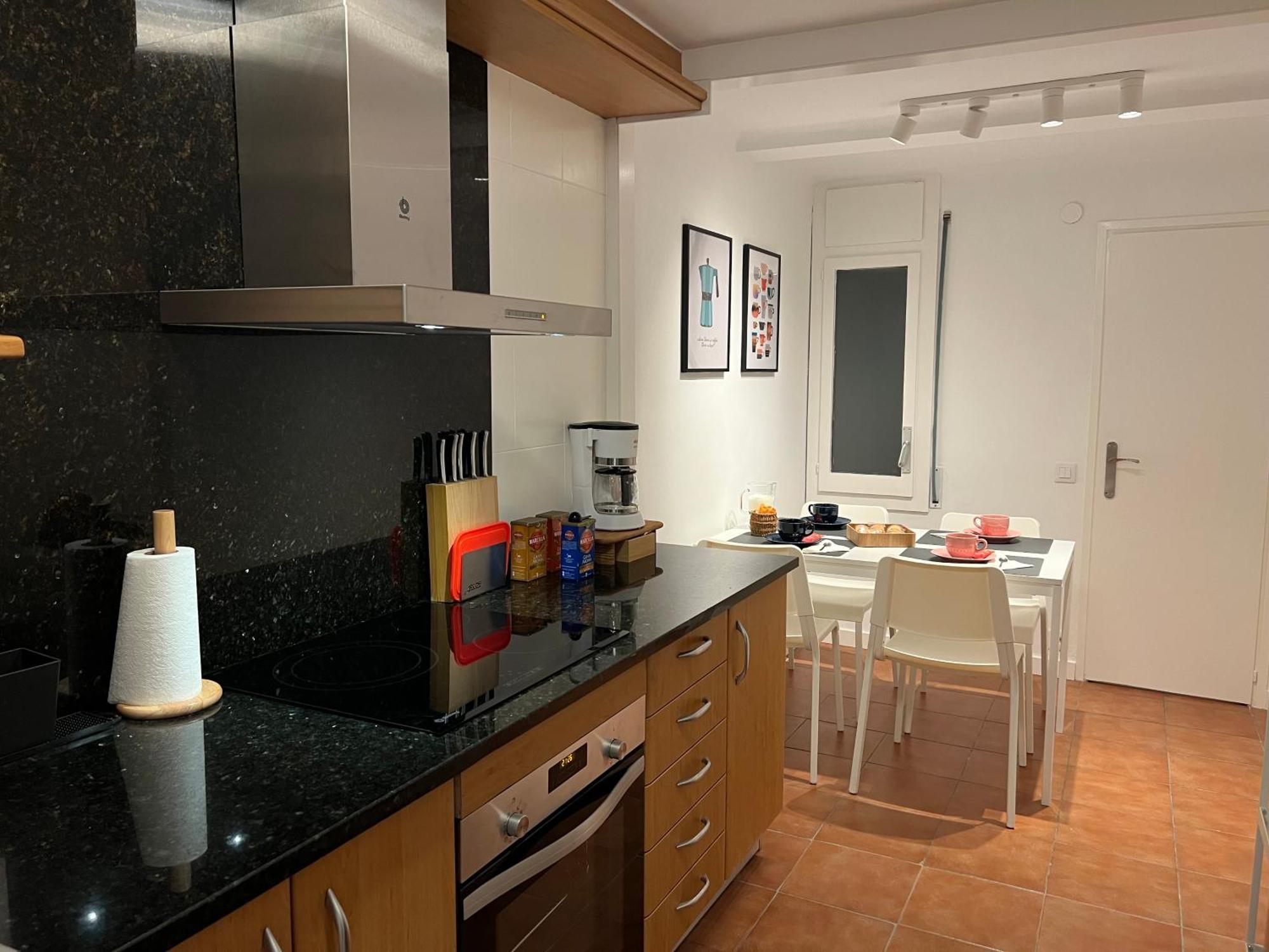 Апартаменты Apartamento En El Centro De Andorra La Vella Con Parking Экстерьер фото